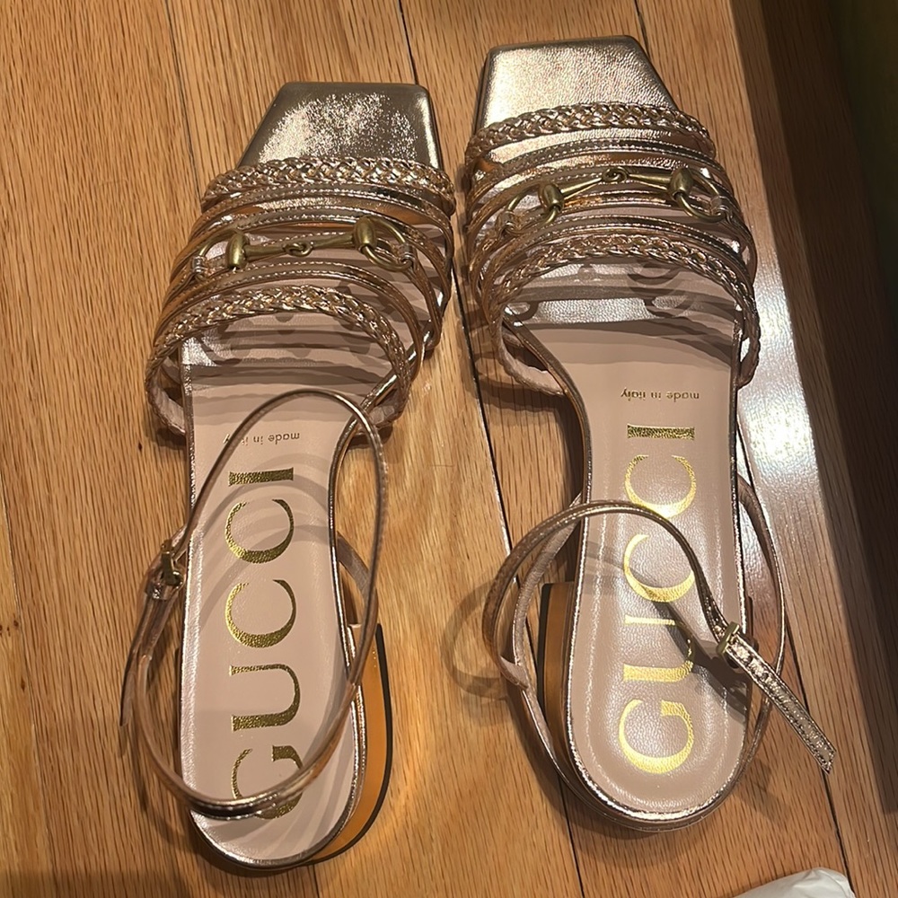 Gucci NWT Metallic Sandals size 37